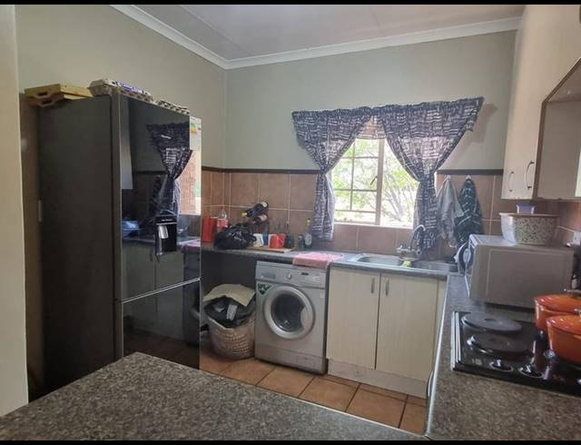 2 BEDROOM PROPERTY TO RENT IN OLYMPUS AH